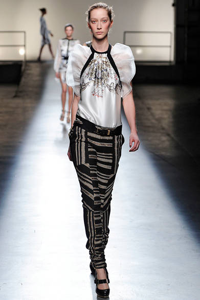 <strong>Prabal Gurung｜プラバル・グルン</strong>　2013年秋冬コレクション 