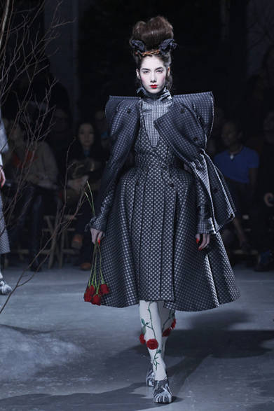 <strong>THOM BROWNE｜トム ブラウン</strong>　2013年秋冬コレクション　©Dan and Corina Lecca