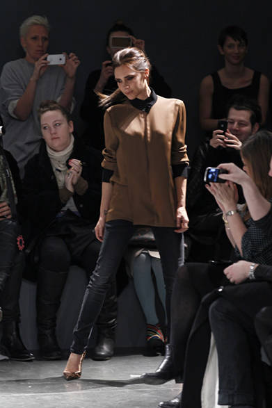 <strong>Victoria, Victoria Beckham｜ヴィクトリア ヴィクトリア・ベッカム</strong>　2013年秋冬コレクション