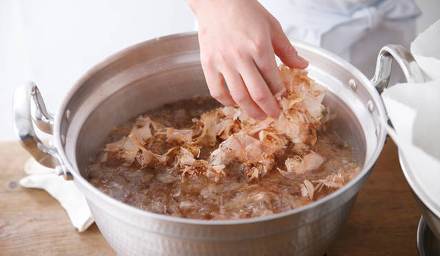 <strong>EAT｜からだに優しい日本料理のデリショップ「おうちDELI」</strong>