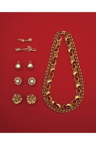 ミュベールのデザイナーである中山路子がディレクションを手がけるジュエリーブランド、グランマティックが、2013年春夏シーズンより始動。3月6日（水）、伊勢丹新宿店本館1階＝アクセサリーにグランドオープンする。<br /><br />GRANDMATIC<br />Tel.03-3470-4061<br />