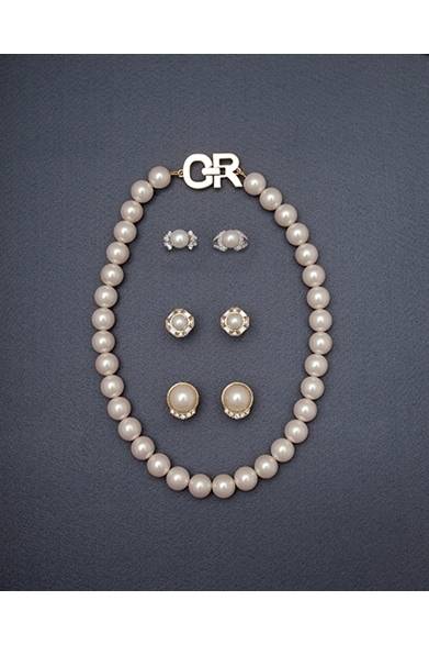 ミュベールのデザイナーである中山路子がディレクションを手がけるジュエリーブランド、グランマティックが、2013年春夏シーズンより始動。3月6日（水）、伊勢丹新宿店本館1階＝アクセサリーにグランドオープンする。<br /><br />GRANDMATIC<br />Tel.03-3470-4061<br />