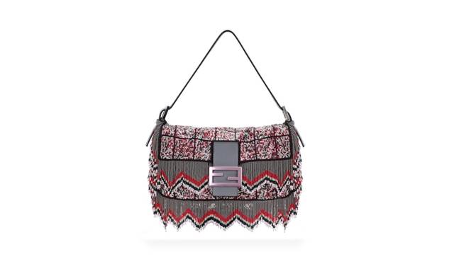 <strong>FENDI│フェンディ</strong>　バッグ　[W26×H14×D4cm]　48万7200円　