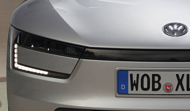 ヘッドライト、ポジショニングライト（スモール）はLED