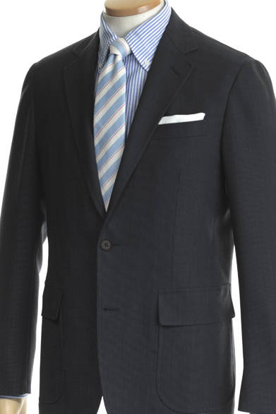 ジャケット5万1450円（ニューヨーカー バイ ケイタ マルヤマ）、シャツ1万1550円（HITOYOSHI）、ネクタイ9240円（ザタイ インターナショナル）