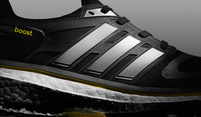 ランニングシューズ「energy boost（エナジー ブースト）」　