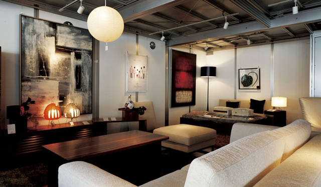 <strong>Phil Company｜フィル・カンパニー</strong>　施工例　「フィル・パーク中目黒」（2007年3月竣工）　2階はインテリアショップ・保育園（現在）・ショールーム、3階はシェアオフィス