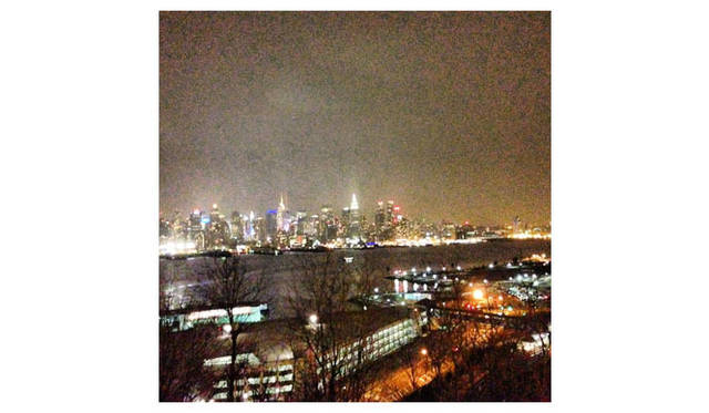 <strong>マシュー・ワォルドマン</strong>　ニュージャージーの友人のパーティーに行った際、バスを降りて雪のマンハッタンを撮影。instagramは天気のテーマも人気がある