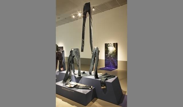 <strong>ART FILE 10｜「Blue Jeans 350 years」</strong>　Courtesy of Centraal Museum