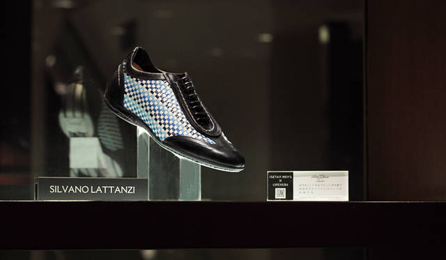 <strong>ISETAN MEN’S｜伊勢丹</strong>　2013春夏レコメンド　伊勢丹別注のシルバノ ラッタンツィのモデル「DUKE」。スニーカー19万9500円（シルバノ ラッタンツィ／伊勢丹新宿店メンズ館）