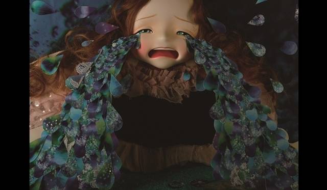 <strong>ART│清川あさみ『こども部屋のアリス』絵本原画展</strong>　新作『こども部屋のアリス』より｢泣いているアリス｣