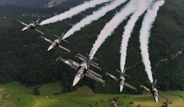 <strong>BREITLING│ブライトリング</strong>　