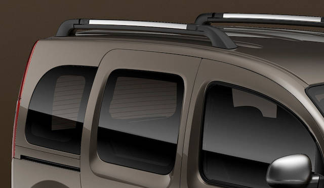 Extreamはリヤウィンドウが色つきとなる