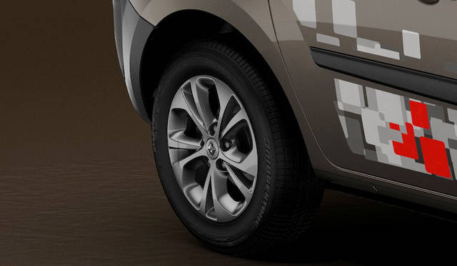 Extreamには15インチのダークメタル アロイホイールが標準装備