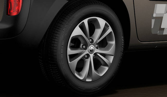 Extreamには15インチのダークメタル アロイホイールが標準装備