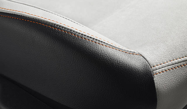 <strong>Peugeot 3008 NAPAPIJRI｜プジョー 3008 ナパピリ</strong>