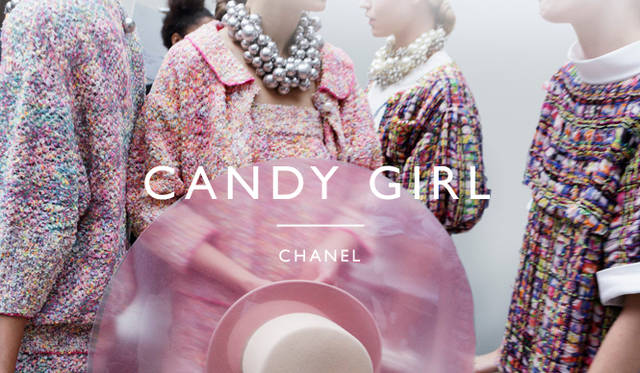 <strong>プレイフルなキャンディカラーはネオンカラーとも相性抜群！</strong><br />鮮やかなビビッドカラーがシーンを彩るなか、繊細さとスイートなイメージが両立するキャンディカラーも多くみられた今シーズン。ネオンカラーとの相性も抜群のパレットであり、またトーンを合わせ、キャンディカラーで全身をカラフルに組み合わせたスタイルも新鮮だ。“強め”のビビッドカラー or “甘め”なキャンディカラー、この春夏はどちらの私でいく？<br /><br />CHANEL（シャネル）©CHANEL