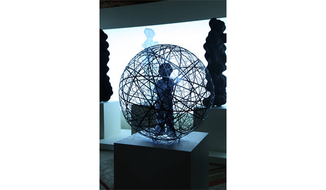 <strong>REVALUE NIPPN PROJECT CHARITY GALA 2013 with GUCCI</strong>　作品には「アートが工芸を守り、工芸がアートを守る」というメッセージが込められている