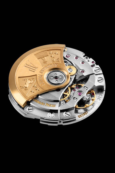 「ロイヤル オーク オフショア・グランド コンプリカシオン」自動巻き、チタンケース（ベゼル＆リュウズ＆クロノボタンはセラミック製）、世界限定3本、6300万円（予価）。6月発売予定