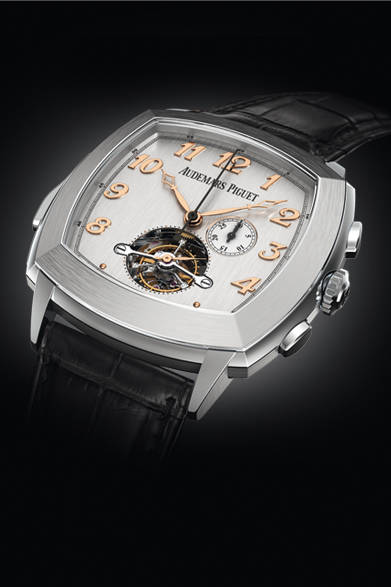 「ロイヤル オーク オフショア・グランド コンプリカシオン」自動巻き、チタンケース（ベゼル＆リュウズ＆クロノボタンはセラミック製）、世界限定3本、6300万円（予価）。6月発売予定