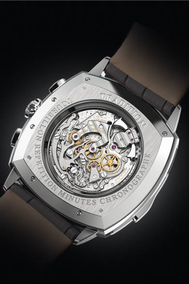 「ロイヤル オーク オフショア・グランド コンプリカシオン」自動巻き、チタンケース（ベゼル＆リュウズ＆クロノボタンはセラミック製）、世界限定3本、6300万円（予価）。6月発売予定