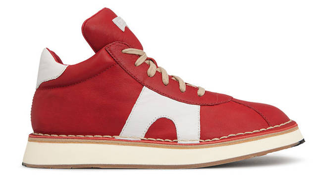 <strong>CAMPER｜カンペール</strong>　「Brothers Bisi（ブラザーズ・ビシィ）」（レッドハイカット／ウィメンズ）2万6250円　※3月下旬入荷予定
