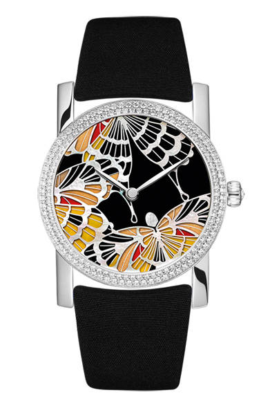 <strong>CHAUMET｜ショーメ</strong>　ブラックとイエローの蝶のモチーフ　価格｜693万円