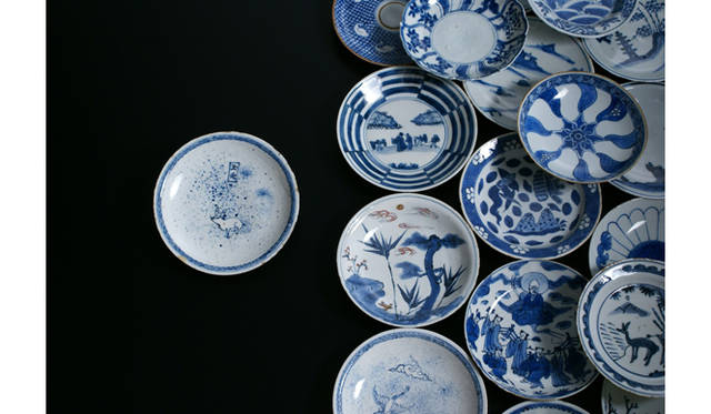 《明古染付五寸皿》／中国・明時代末期・17世紀頃／磁器／約15cm／井上オリエンタルアート