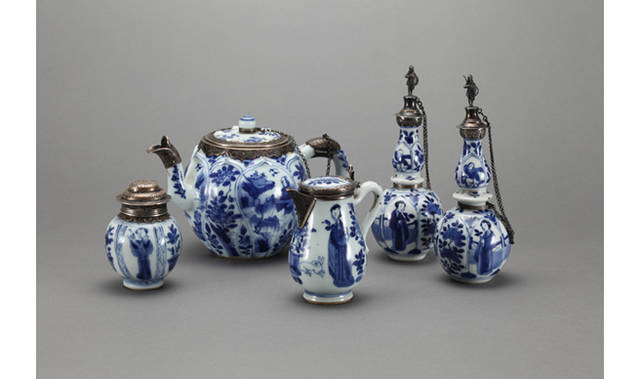 《銀製金具付康熙染付ティーセット》／康熙年間（1662-1722）／磁器／16.5cm 水注／繭山龍泉堂