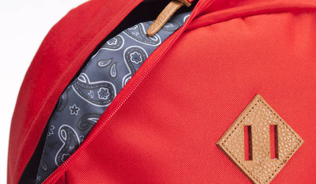 <strong>Herschel Supply｜ハーシェル サプライ</strong>　「Herschel Supply×New Balance」コラボレーション　リュック「HERITAGE PLUS」1万1340円