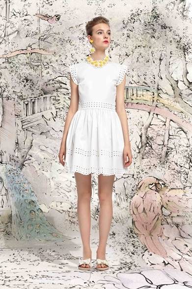 <strong>「サントロペ」コレクション</strong><br />ドレス　7万6650円<br /><br />ヴァレンティノ インフォメーションデスク <br />Tel. 03-6384-3512<br />www.redvalentino.com