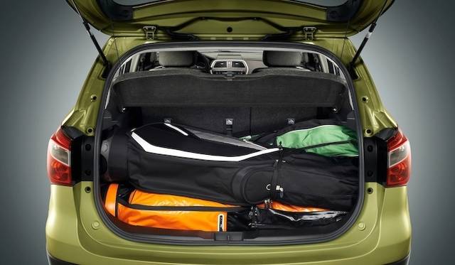 トランク容量は従来の270リットルから、430リットルへと大幅に増大した