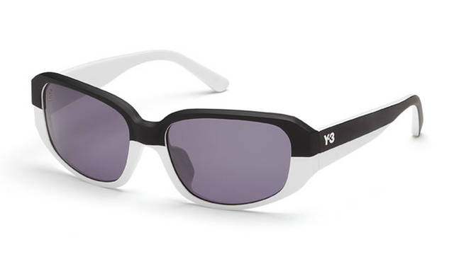 <strong>Y-3｜ワイスリー</strong>　「Y-3×Linda Farrow」コラボレーションアイウェア　モデル「IODAMA」2万4150円