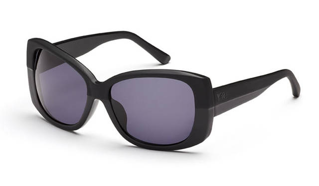 <strong>Y-3｜ワイスリー</strong>　「Y-3×Linda Farrow」コラボレーションアイウェア　モデル「DAIMYO」2万6250円