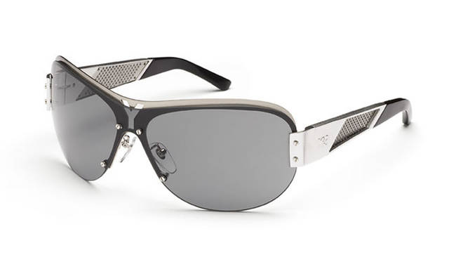 <strong>Y-3｜ワイスリー</strong>　「Y-3×Linda Farrow」コラボレーションアイウェア　モデル「JATOMI」3万975円