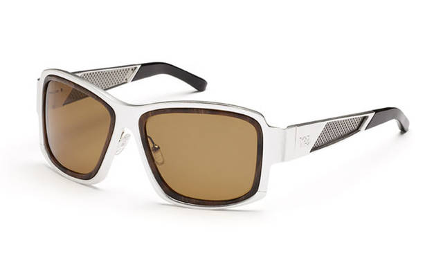 <strong>Y-3｜ワイスリー</strong>　「Y-3×Linda Farrow」コラボレーションアイウェア　モデル「DASMAY」3万3075円