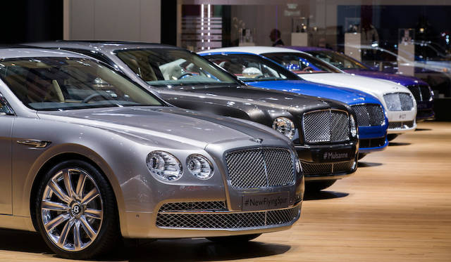 ベントレー現行ラインナップが勢揃い