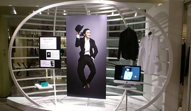 Y’s x 伊勢丹アートプロジェクト 「Women on the Move」<br /><br /> <strong>“Women on the Move「働く女性たち」”</strong><br /> 会場｜伊勢丹新宿店本館4階＝イーストパーク（クリエーターズエッグ）<br /> 会期｜2013年3月6日（水）から1年間<br /><br />  <strong>「REGULATION Yohji Yamamoto」</strong><br /> 場所｜ＪＲ大阪三越伊勢丹3階<br /> オープン｜2013年3月6日（水）