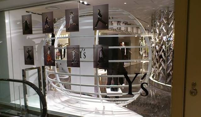 Y’s x 伊勢丹アートプロジェクト 「Women on the Move」<br /><br /> <strong>“Women on the Move「働く女性たち」”</strong><br /> 会場｜伊勢丹新宿店本館4階＝イーストパーク（クリエーターズエッグ）<br /> 会期｜2013年3月6日（水）から1年間<br /><br />  <strong>「REGULATION Yohji Yamamoto」</strong><br /> 場所｜ＪＲ大阪三越伊勢丹3階<br /> オープン｜2013年3月6日（水）