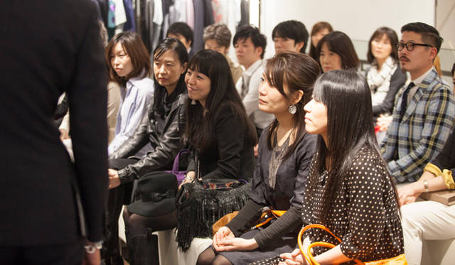 トークを聞く読者の方々