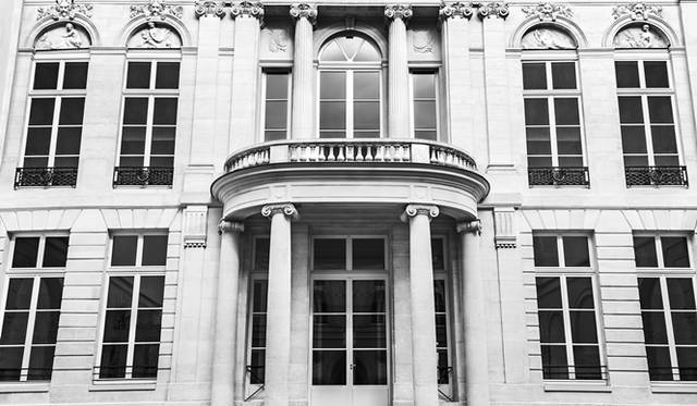 <strong>サンローラン｜アトリエがパリ左岸“リヴ・ゴーシュ”へ戻る</strong>