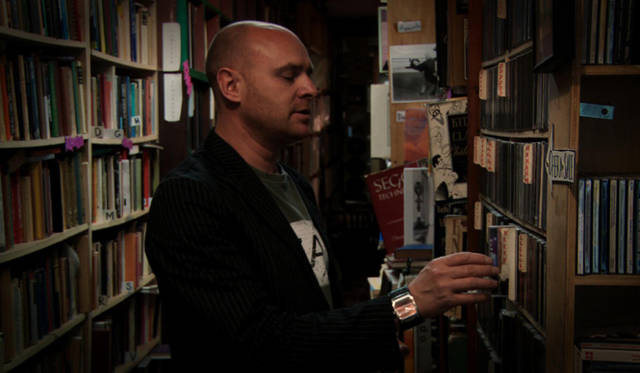 <strong>『シュガーマン 奇跡に愛された男』</strong>　音楽ジャーナリストのクレイグ・ストリダム　© Canfield Pictures / The Documentary Company 2012