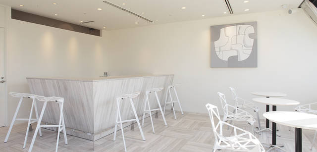 <strong>BARNEYS NEW YORK｜バーニーズ　ニューヨーク</strong>　「バーニーズ　ニューヨーク新宿店」パーソナルショッピングサービススペース　＜10階＞　