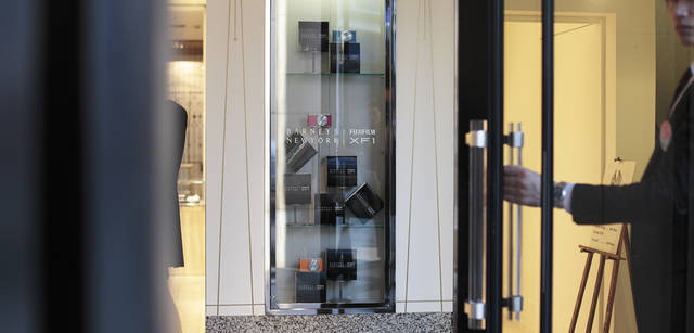 <strong>BARNEYS NEW YORK｜バーニーズ　ニューヨーク</strong>　より満足感と信頼感を提供する、新宿店にしかないショッピングスペースへ