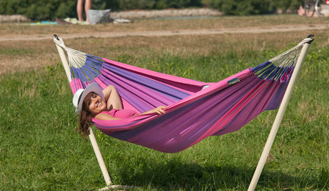 <strong>LIVING MOTIF｜リビング・モティーフ</strong>　ハンモック「LA SIESTA（ラ シエスタ）」　＜新製品・新入荷＞ORQUIDEA 1人用ハンモック 1万3230円（カラー：パープルストライプ、布部分幅：140cm、全長：300cm、耐荷重：120kg、素材：コットン100％）