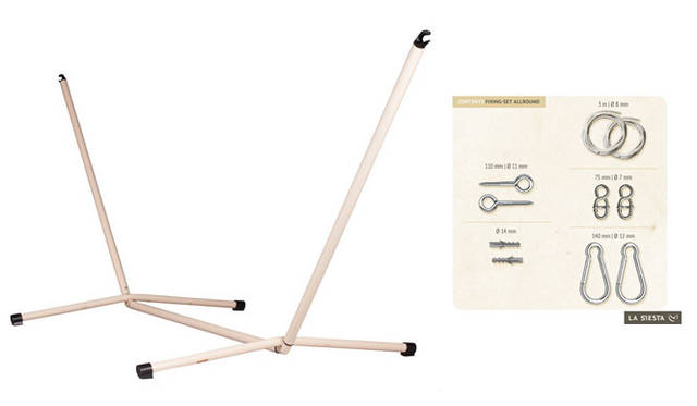 <strong>LIVING MOTIF｜リビング・モティーフ</strong>　ハンモック「LA SIESTA（ラ シエスタ）」　左／＜新入荷＞ハンモックスタンド 1人用 2万3100円（カラー：ベージュ、W300×D100×H140cm、耐荷重：120kg、素材：スチール）、右／設置用パーツセット 5460円（リング付ネジ×2、ネジプラグ×2、ロープ3m×2、ロープ固定用金具2種×2）　