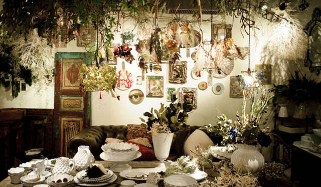 <strong>Green Fingers｜川本 諭</strong>　『Deco Room with Plants -植物とつくる、自分らしいインテリアスタイル-』　Exhibition「Garden Party Lamp」2012 @H.P.FRANCE　Photographs by Eisuke Komatsubara（moana）