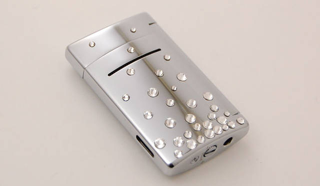 <strong>S.T. Dupont｜エス・テー・デュポン</strong>　<strong>miniJet SPARKLE COLLECTION</strong> MADE WITH SWAROVSKI® ELEMENTS （ミニジェット スパークル コレクション）1万5750円～2万1000円
