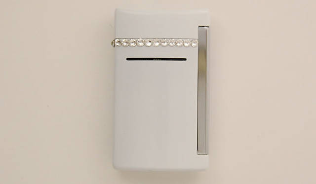 <strong>S.T. Dupont｜エス・テー・デュポン</strong>　<strong>miniJet SPARKLE COLLECTION</strong> MADE WITH SWAROVSKI® ELEMENTS （ミニジェット スパークル コレクション）1万5750円～2万1000円