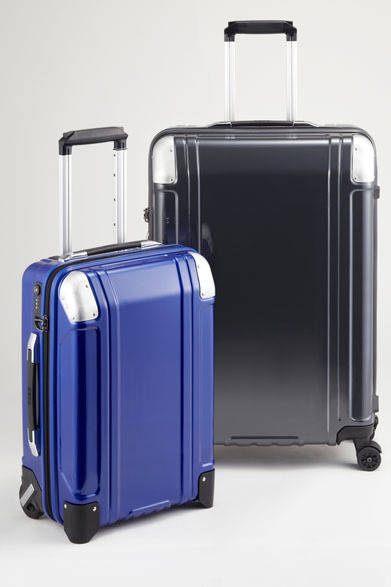 <strong>ZERO HALLIBURTON｜ゼロハリバートン</strong>　ポリカーボネート製トロリーシリーズ「ZRP-G」 17inch（5万4450円）など全6型、5色展開